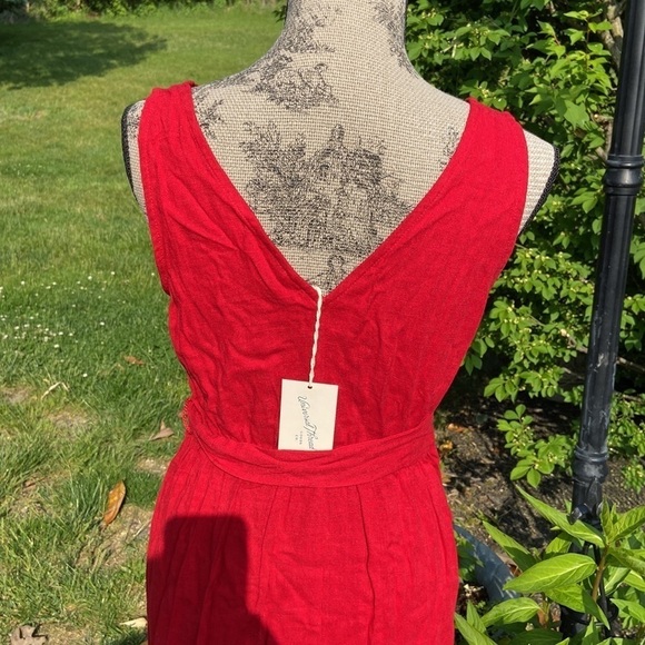 Universal thread red v neck sleeveless dress nwt - Picture 8 of 9